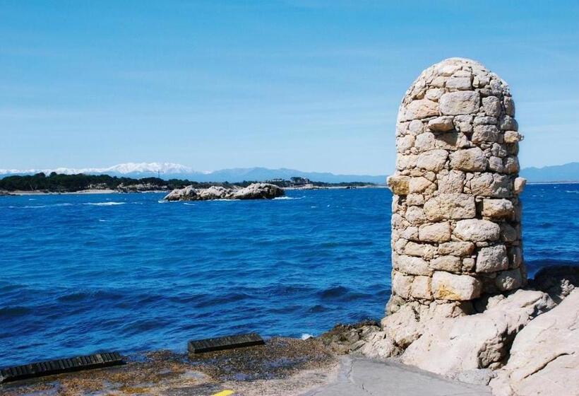 Отель Jardi De Pedra