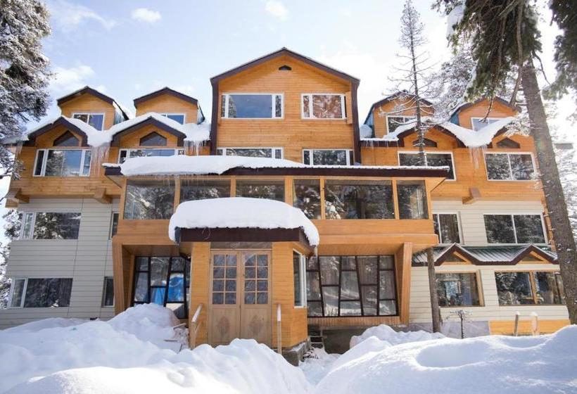 ホテル The Rosewood