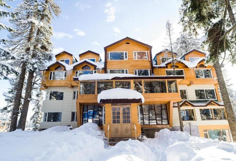 ホテル The Rosewood