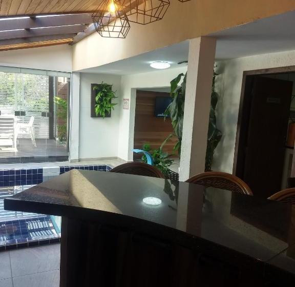 بنسيون Suítes Itaigara A 80 Metros Da Praia Do Mariscal