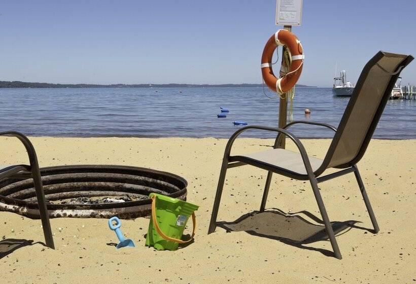 호스텔 Brio Beach Inn