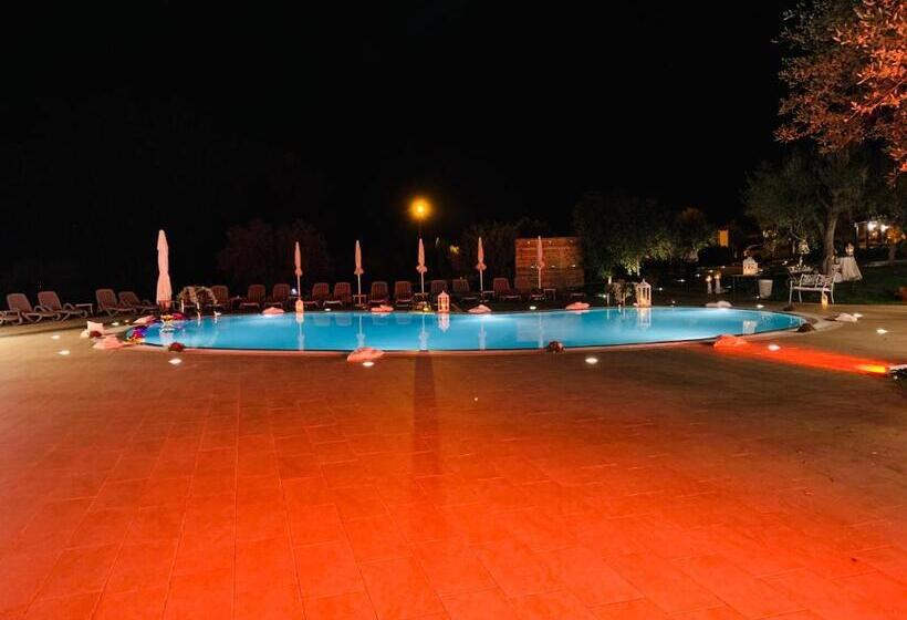 בית מלון כפרי Agriturismo Il Castagneto