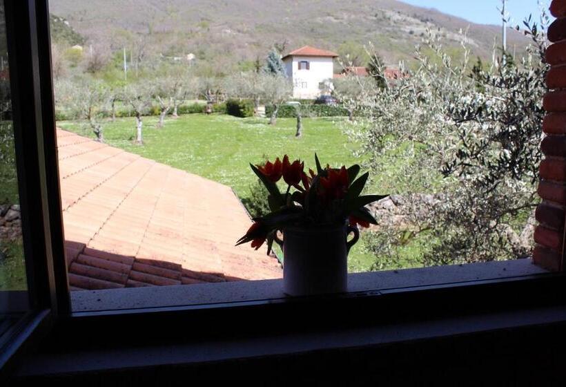 בית מלון כפרי Agriturismo Il Castagneto