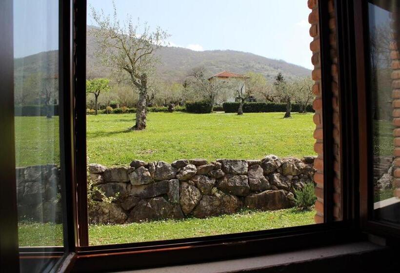 בית מלון כפרי Agriturismo Il Castagneto