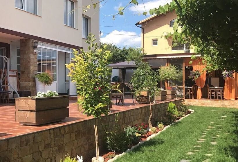 פנסיון Aurora Guest House