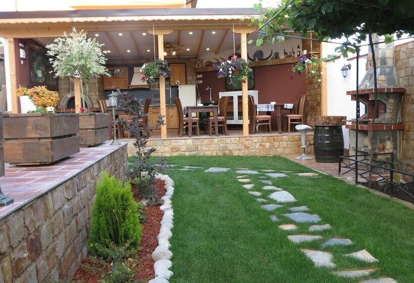 پانسیون Aurora Guest House