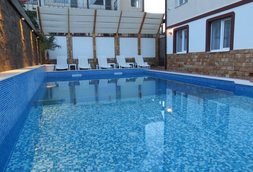 פנסיון Aurora Guest House