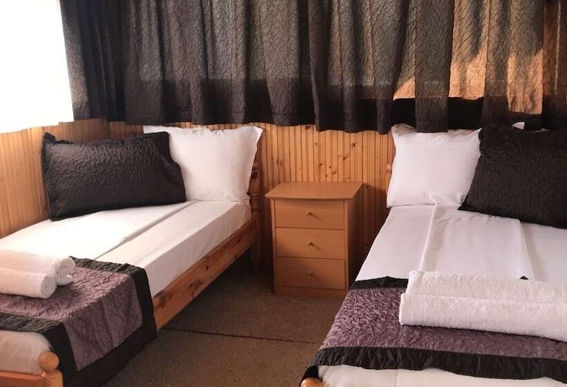 پانسیون Aurora Guest House