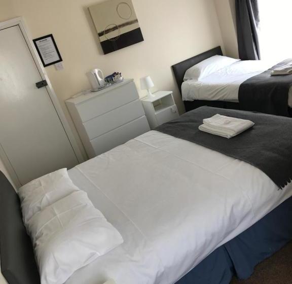 פנסיון Glenfaba Guest House