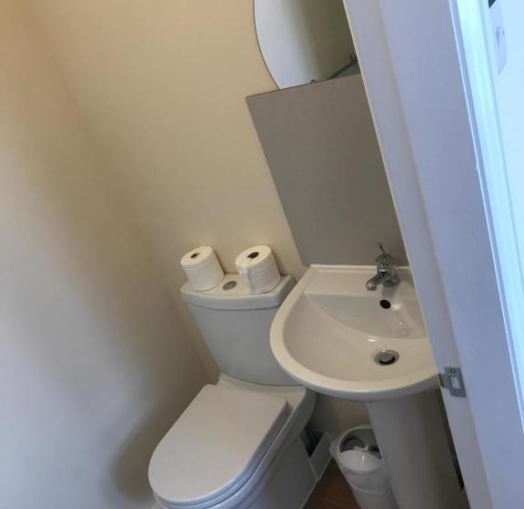 פנסיון Glenfaba Guest House