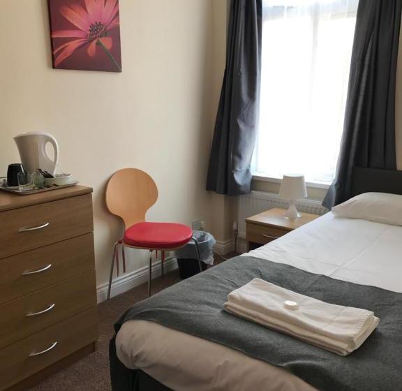 פנסיון Glenfaba Guest House