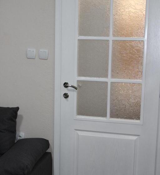 پانسیون Villa Flora Apartments Krushevo