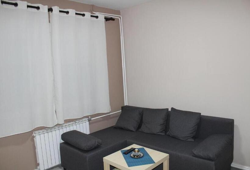 پانسیون Villa Flora Apartments Krushevo