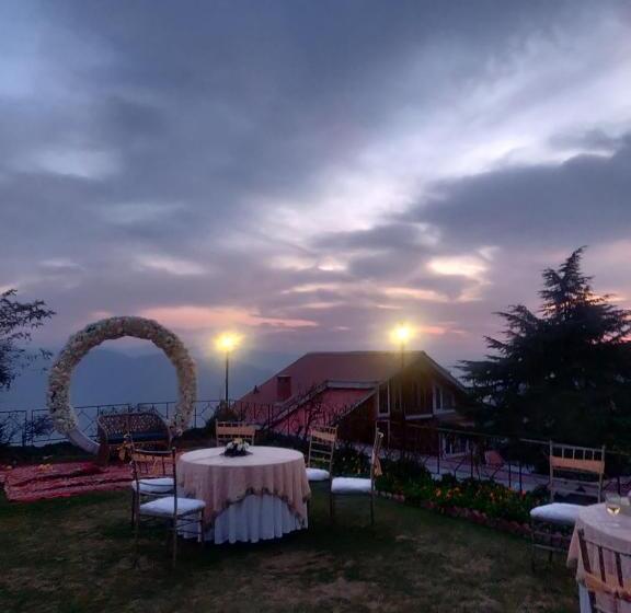 منتجع The Chalets Naldehra