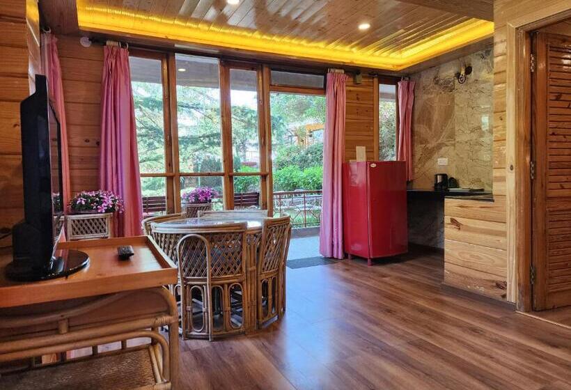 منتجع The Chalets Naldehra