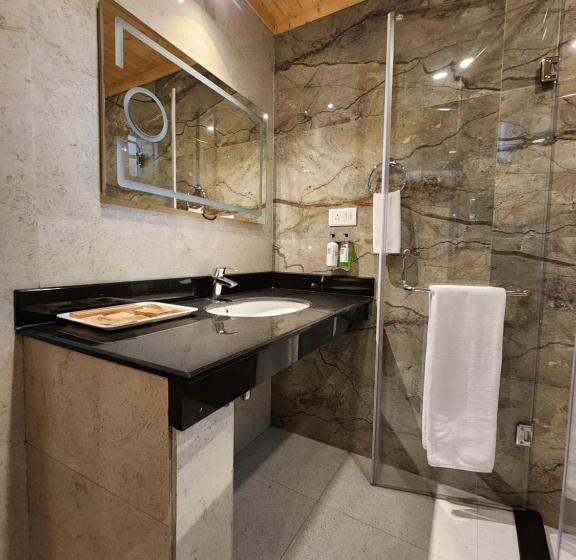 استراحتگاه The Chalets Naldehra