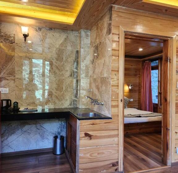 استراحتگاه The Chalets Naldehra