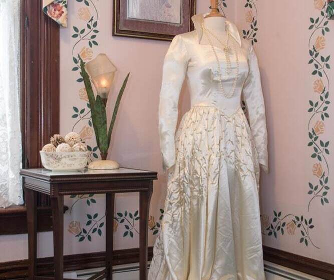 Sutherland House Victorian Bed And Breakfast