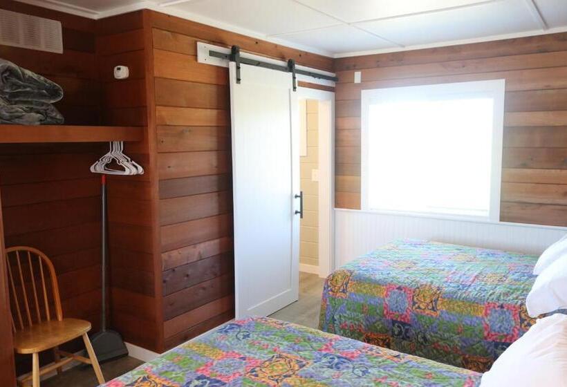 The Lowtide Motel