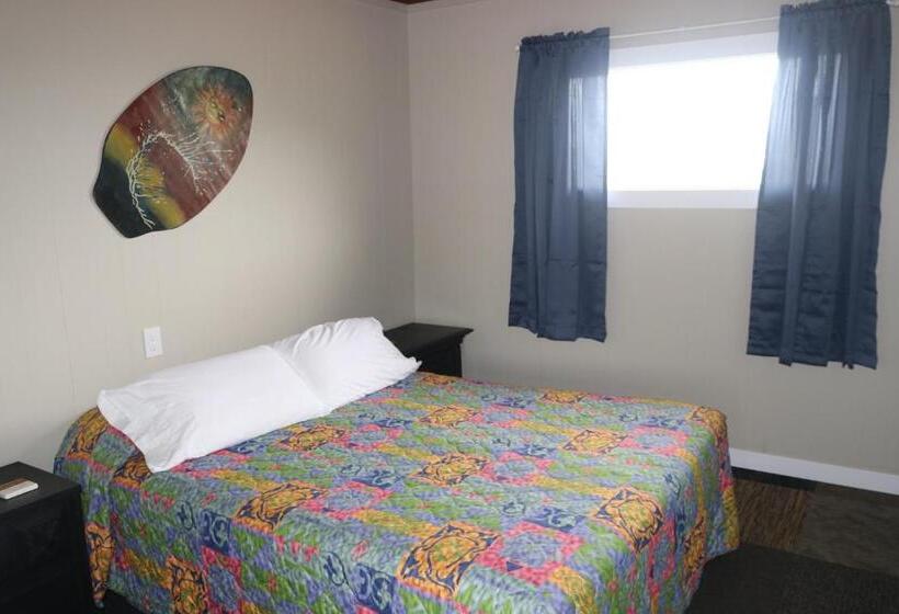 The Lowtide Motel