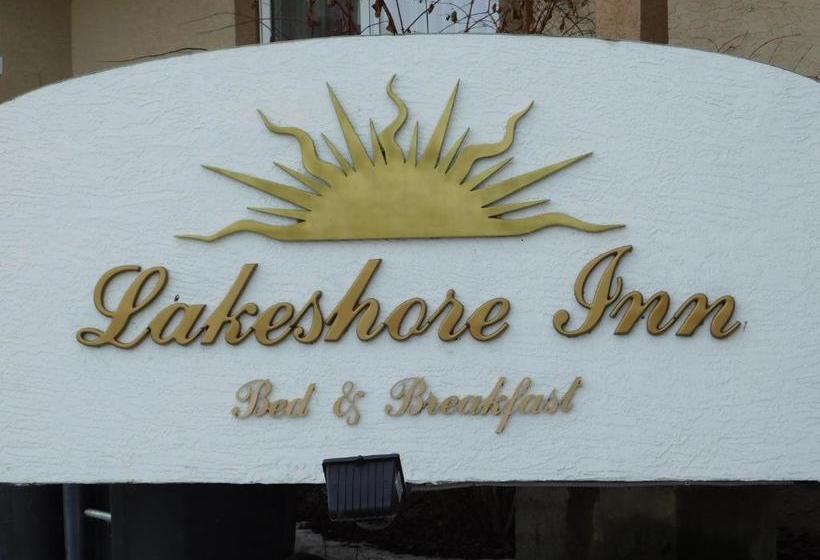 הוסטל Lakeshore Inn