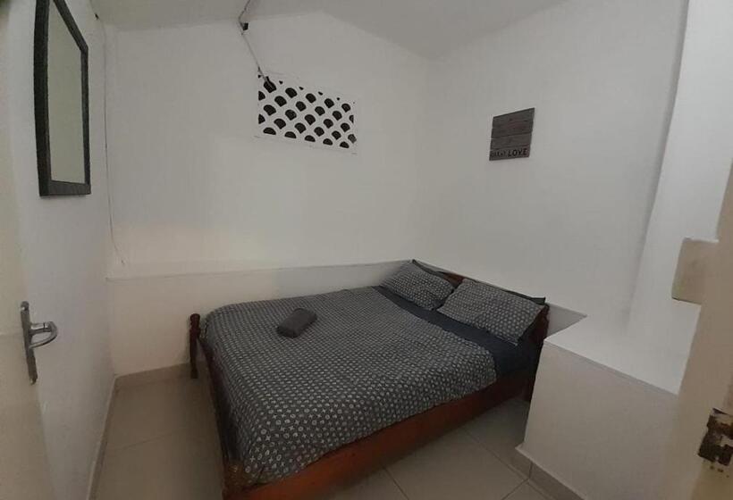 הוסטל Umkomaas Lodge