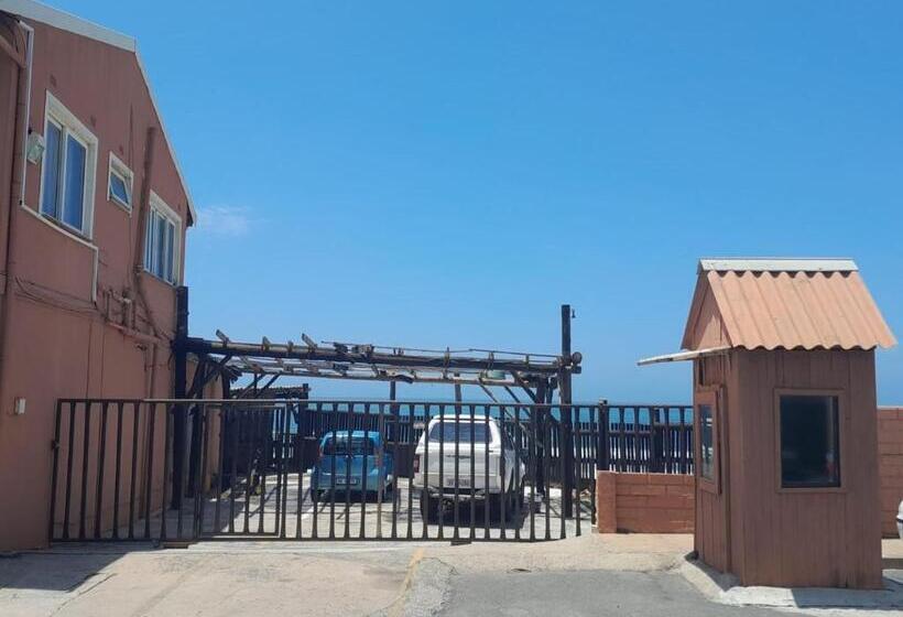 הוסטל Umkomaas Lodge