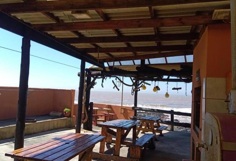 הוסטל Umkomaas Lodge