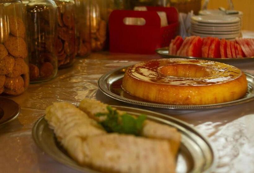 Отель Estância Canaã Atibaia