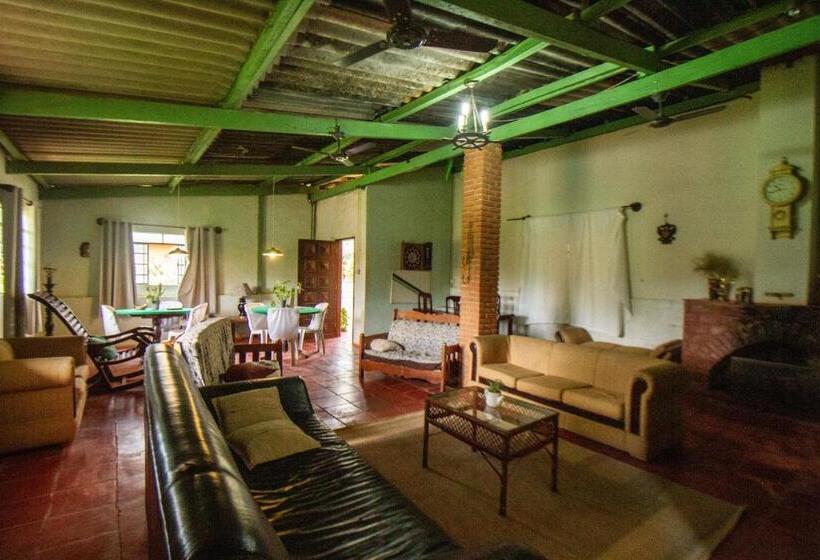 Отель Estância Canaã Atibaia