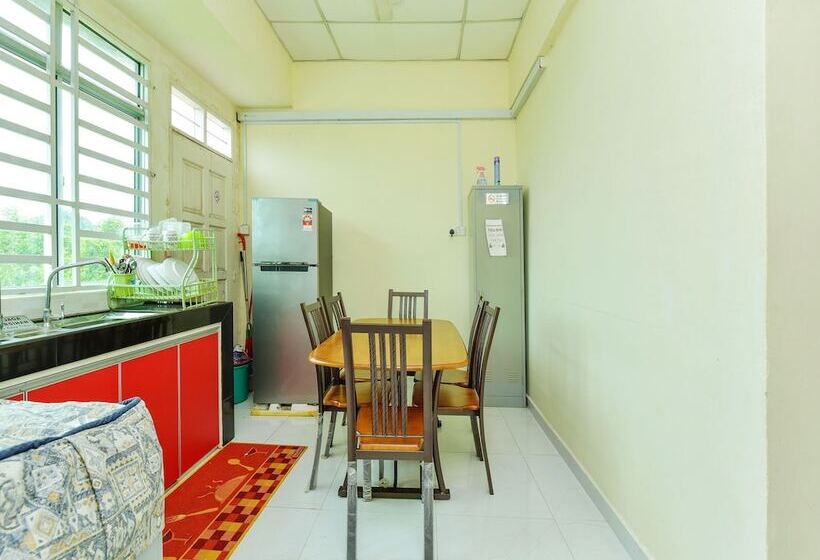 فندق Spot On 90163 Kpfb Roomstay 2   Hostel