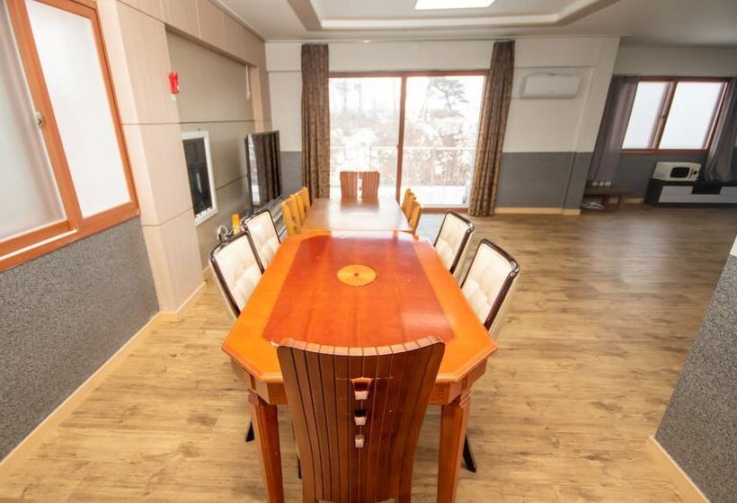 Hyundai Elliot Hotel And Resort