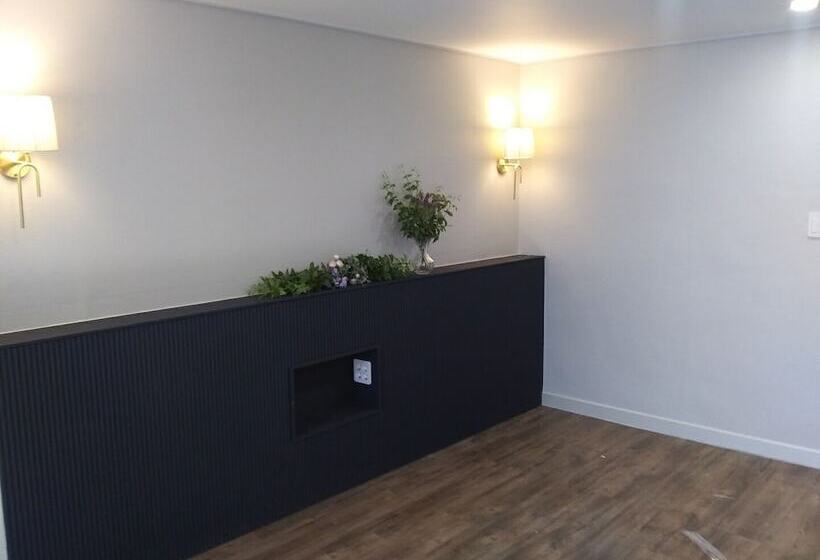 Hyundai Elliot Hotel And Resort