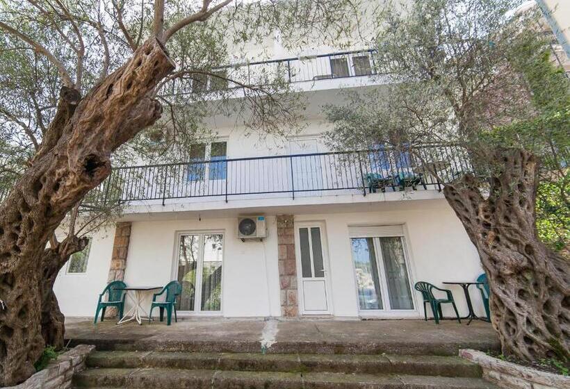 پانسیون Hana Accommodation