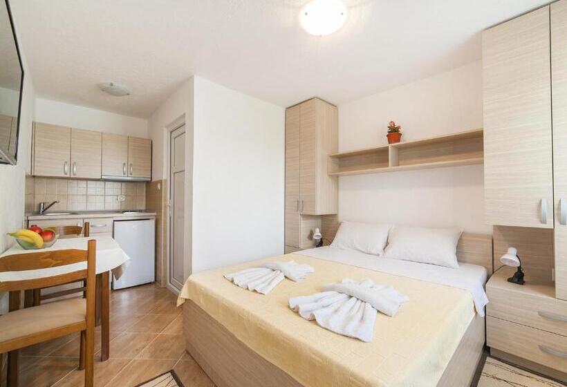 پانسیون Hana Accommodation