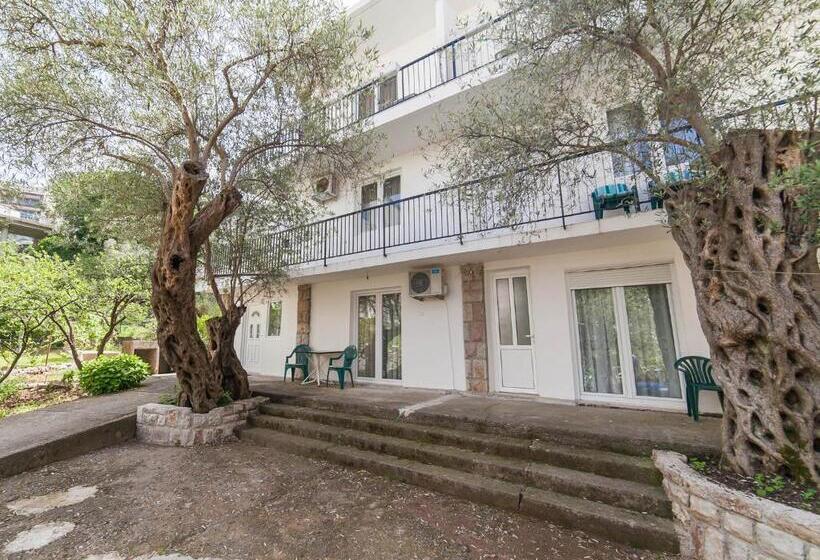 پانسیون Hana Accommodation