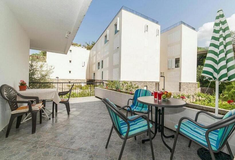 پانسیون Hana Accommodation