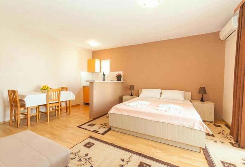 پانسیون Hana Accommodation