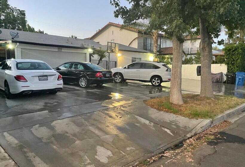 ペンション The Village