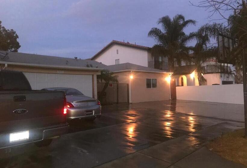 ペンション The Village