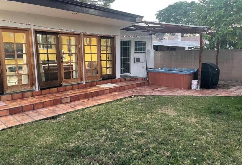 ペンション The Village