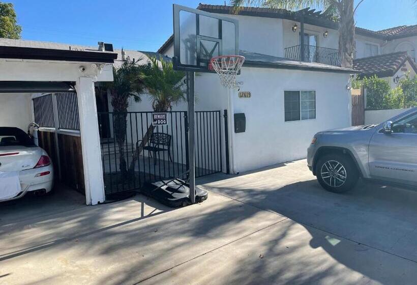 ペンション The Village