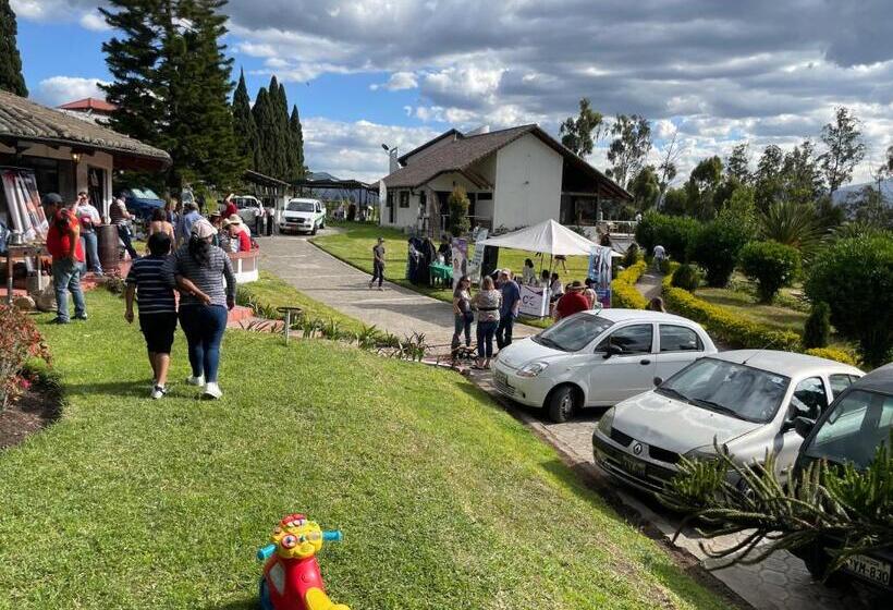 Quito Airport Suites Hotel