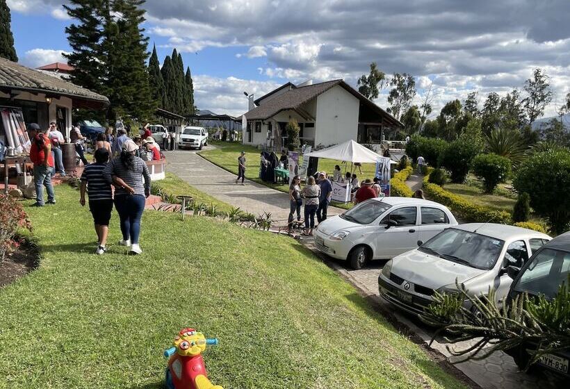 Quito Airport Suites Hotel