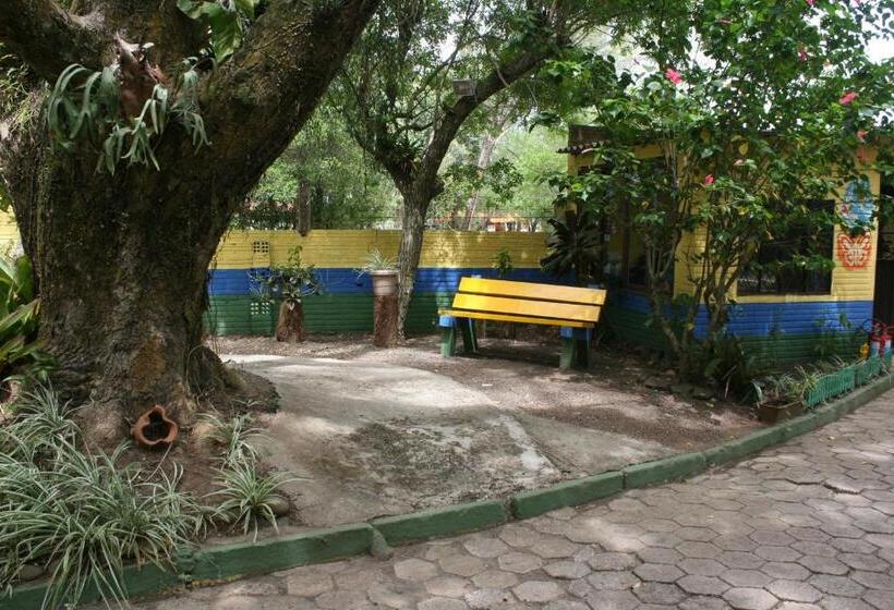 הוסטל Pousada Fazendinha Tatuira