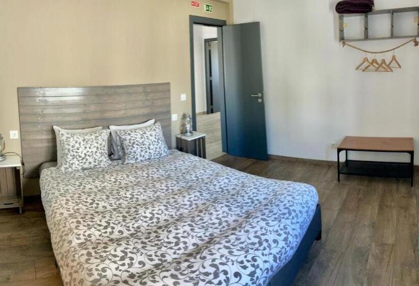 تختخواب و صبحانه The Globetrotter's Inn