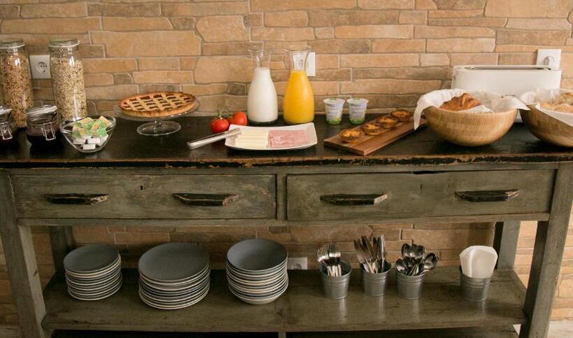 تختخواب و صبحانه The Globetrotter's Inn