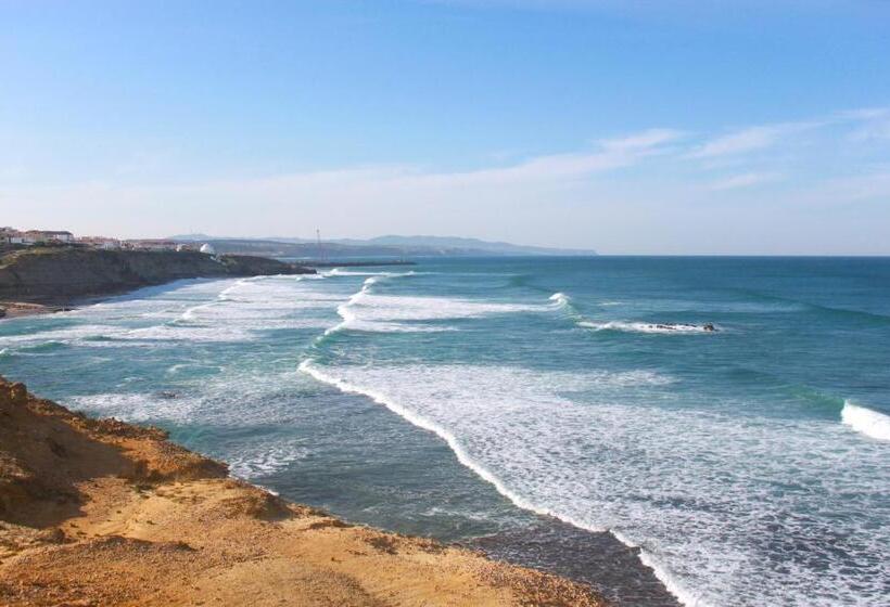 تختخواب و صبحانه The Globetrotter's Inn