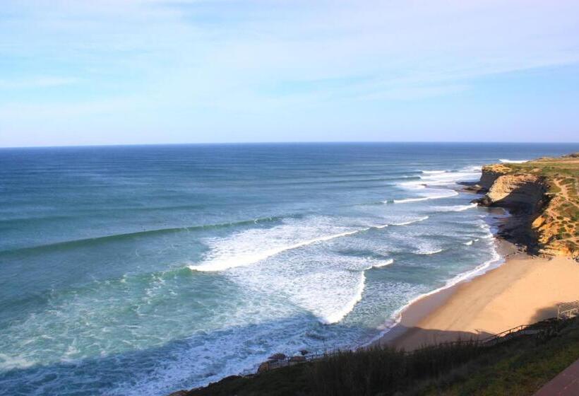 تختخواب و صبحانه The Globetrotter's Inn