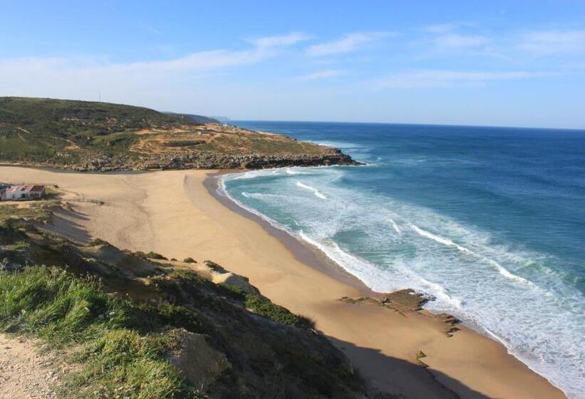 تختخواب و صبحانه The Globetrotter's Inn